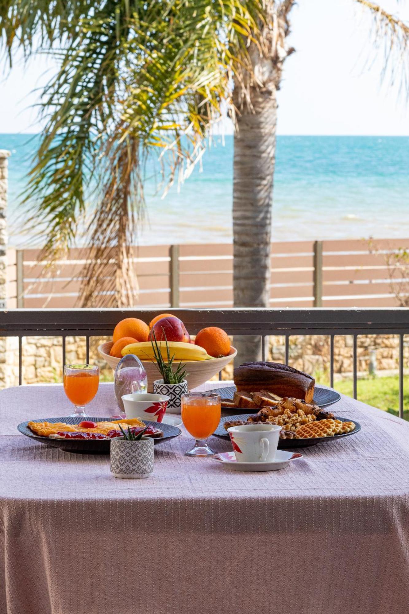 Almyros Sea Front Holiday home *
